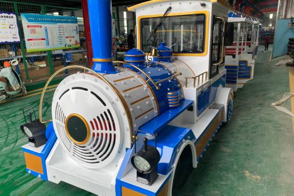 electric rail-free amusement train